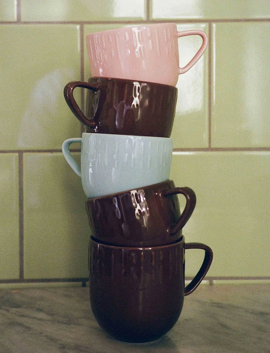 Aida - Confetti Chocolate krus m/relief porcelæn 1 STK. 35 CL. - kaffetassen - chocolate - 0
