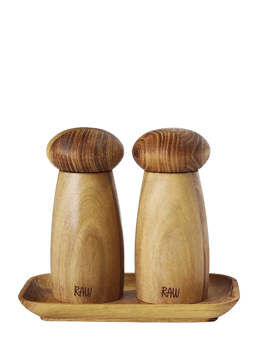 Aida - RAW Teak - small ceramic grinder set with tray Grinder H13.4xD6.0 cm. / tray L17xW10xH1.9cm. - salz- & pfefferstreuer - natural - 1