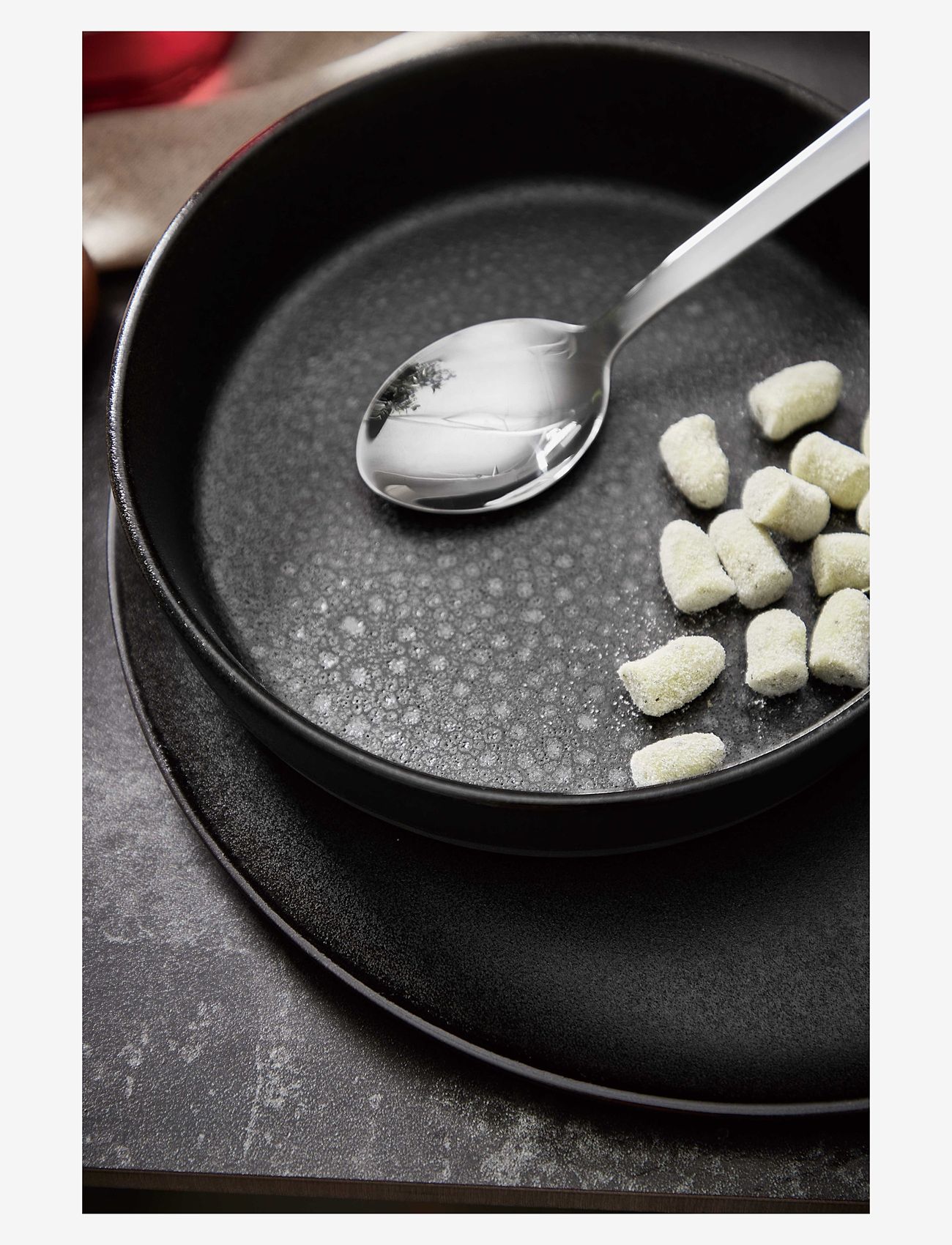 Aida - RAW Titanium Black - suppe tallerken  1 stk d19,4 x h4,5 cm - lowest prices - black - 1