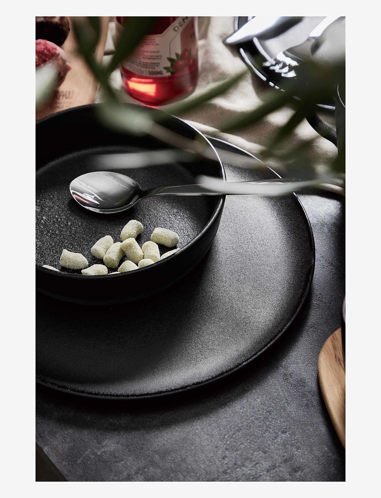 Aida - RAW Titanium Black - suppe tallerken  1 stk d19,4 x h4,5 cm - lowest prices - black - 2