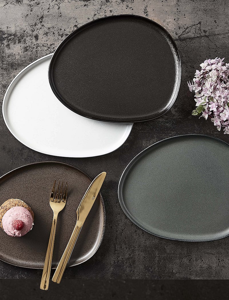 Aida - RAW Titanium Black - Organic frokost tallerken 1 stk 24x21 cm - die niedrigsten preise - black - 1