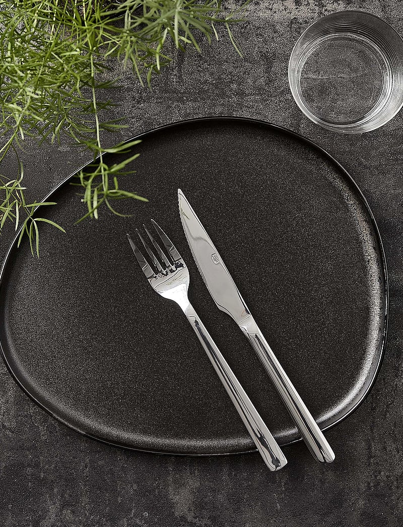 Aida - RAW Titanium Black - Organic middags tallerken 1 stk 29x25 cm - die niedrigsten preise - black - 1