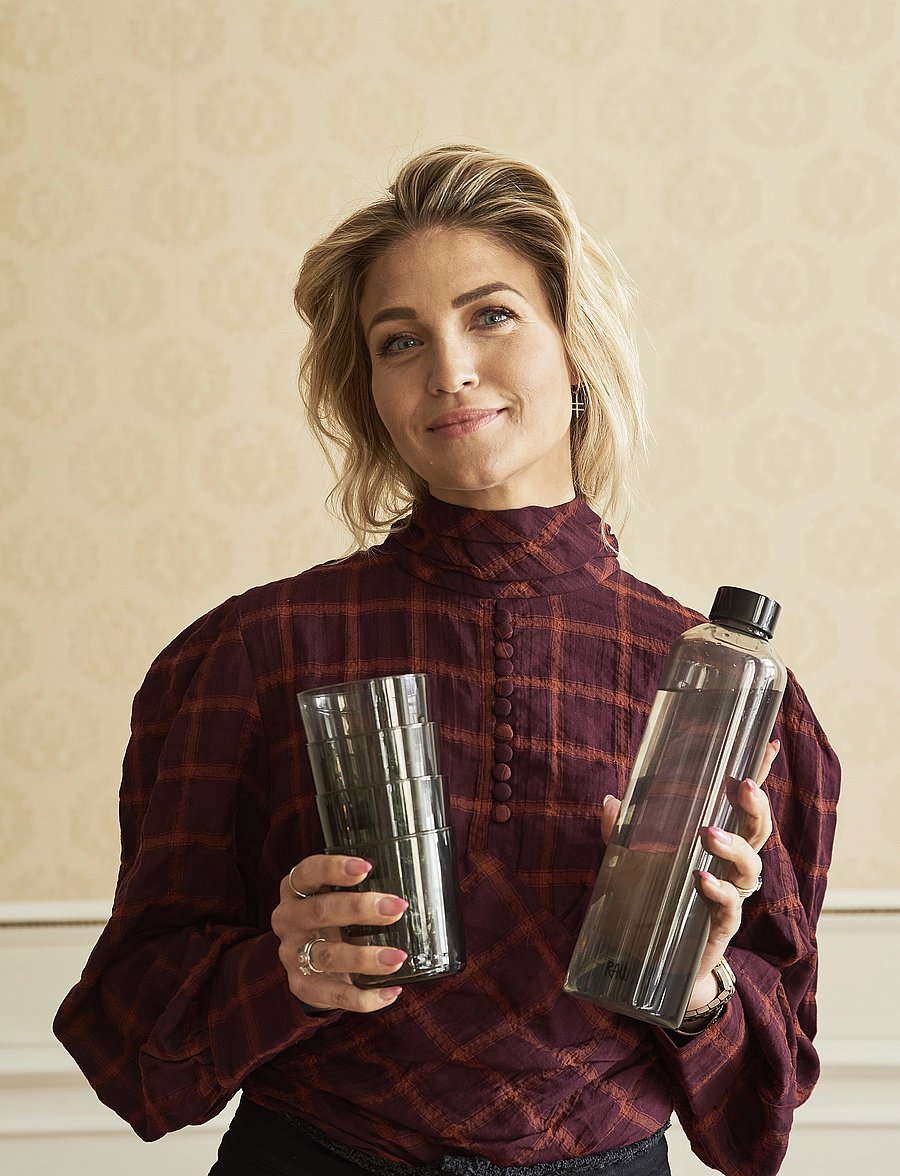 Aida - RAW Glass & Storage - karaffel smoke låg i rustfrit stål 1 stk 1,0 L - die niedrigsten preise - smoke - 1