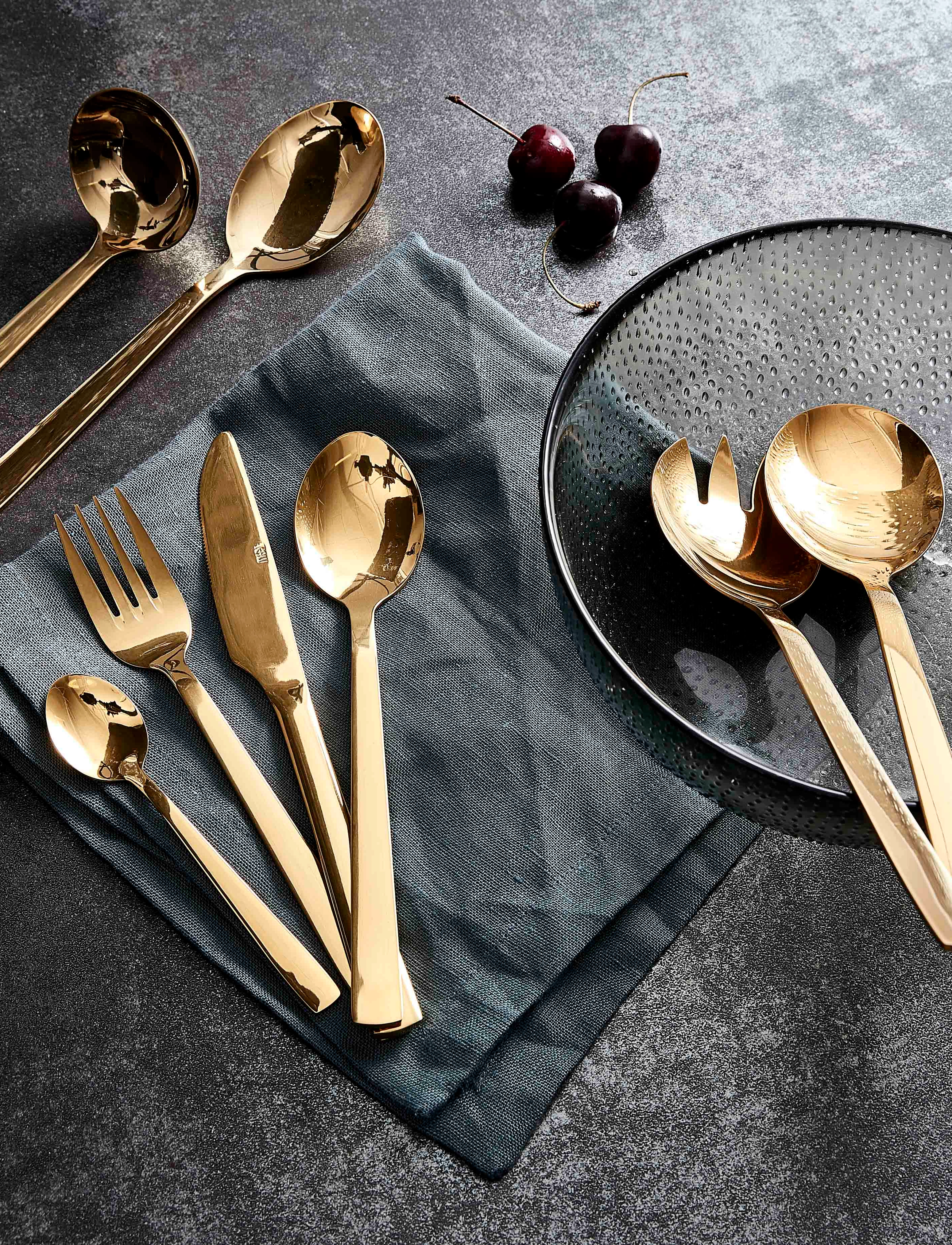Aida Raw Bestik 16 Dele Sæt Guld Farvet Belægning 4 X (Kniv, Ske, Gaffel, Kaffeske) Gaveæske, One Size, Cutlery, Gold - Cutlery Set, Homeware