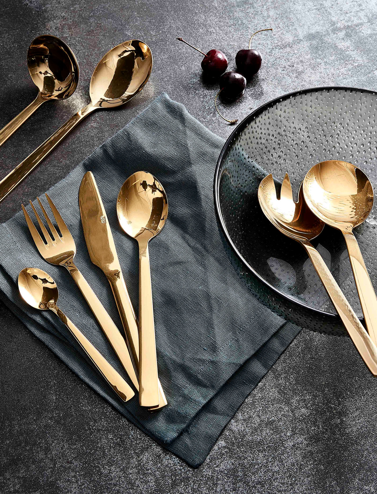 Aida - RAW cutlery gold color coating - 16 pcs - besteksets - gold - 1