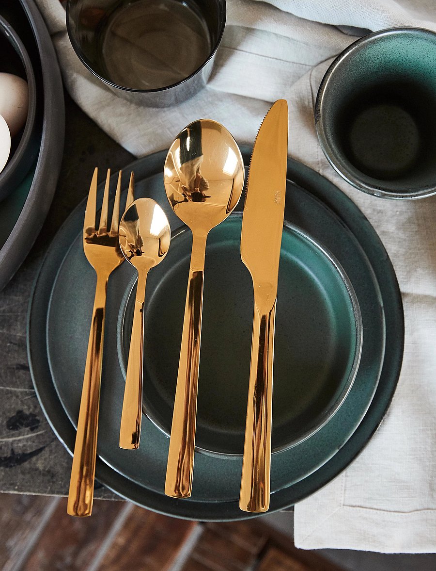 Aida - RAW - bestik 16 dele sæt guld farvet belægning 4 x (kniv, ske, gaffel, kaffeske) gaveæske - nach preis einkaufen - gold - 2