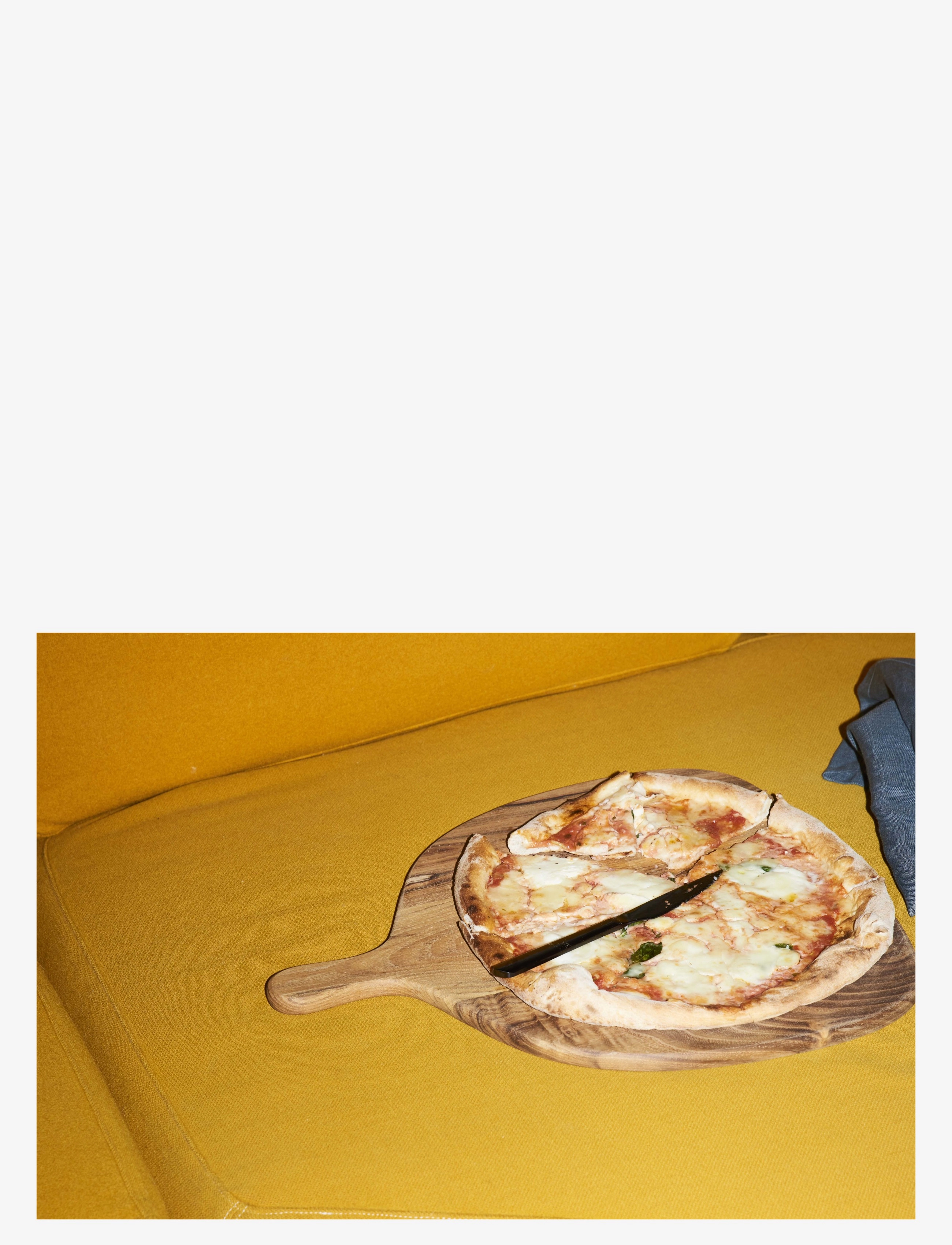 Aida - RAW Teak - pizza / serveringsbræt 1 stk 46x37,8x1,5 cm - servierplatten - teakwood color - 2