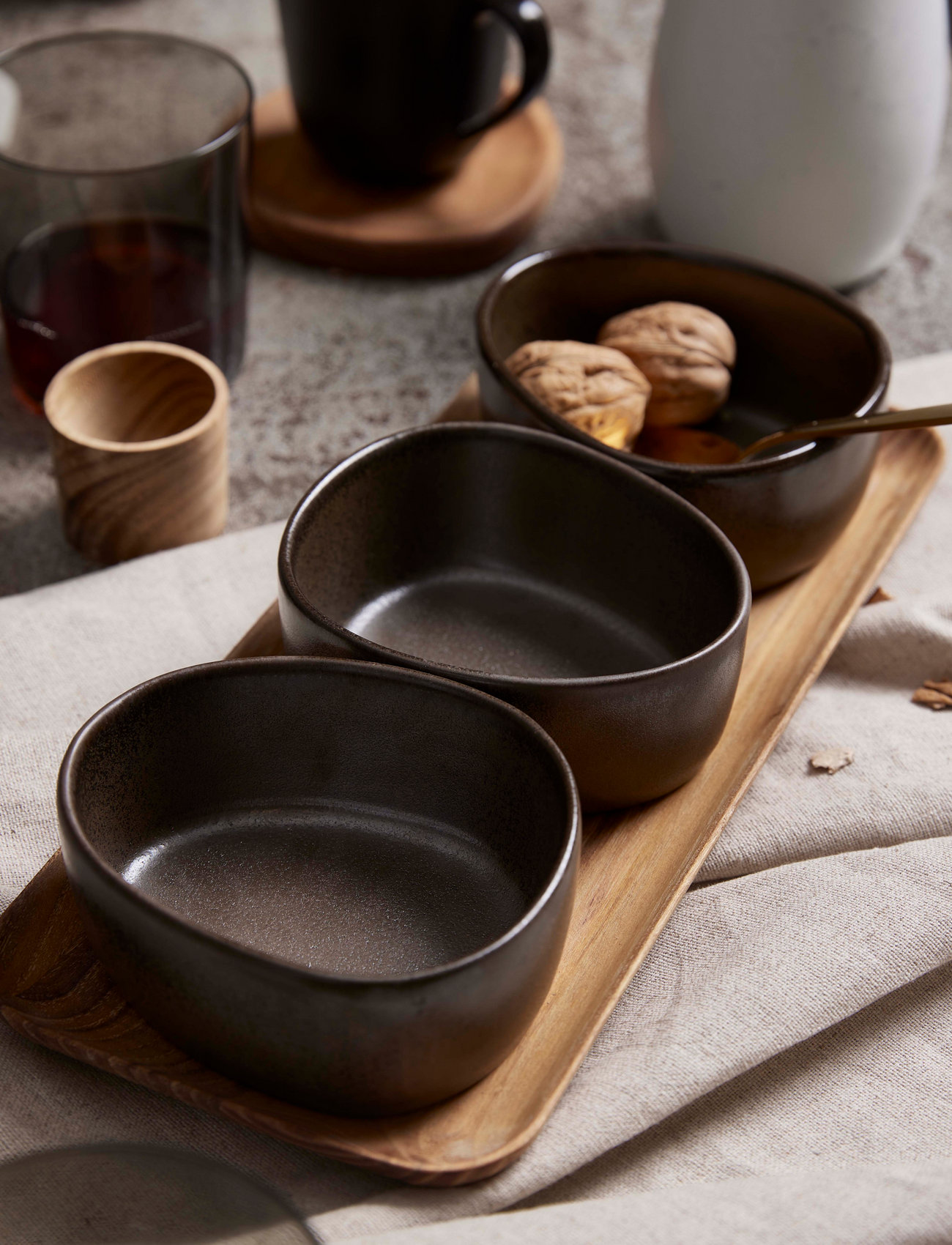 Aida - RAW 3 x organic Metallic Brown bowl on teakwooden board - serving bowls - brown - 1