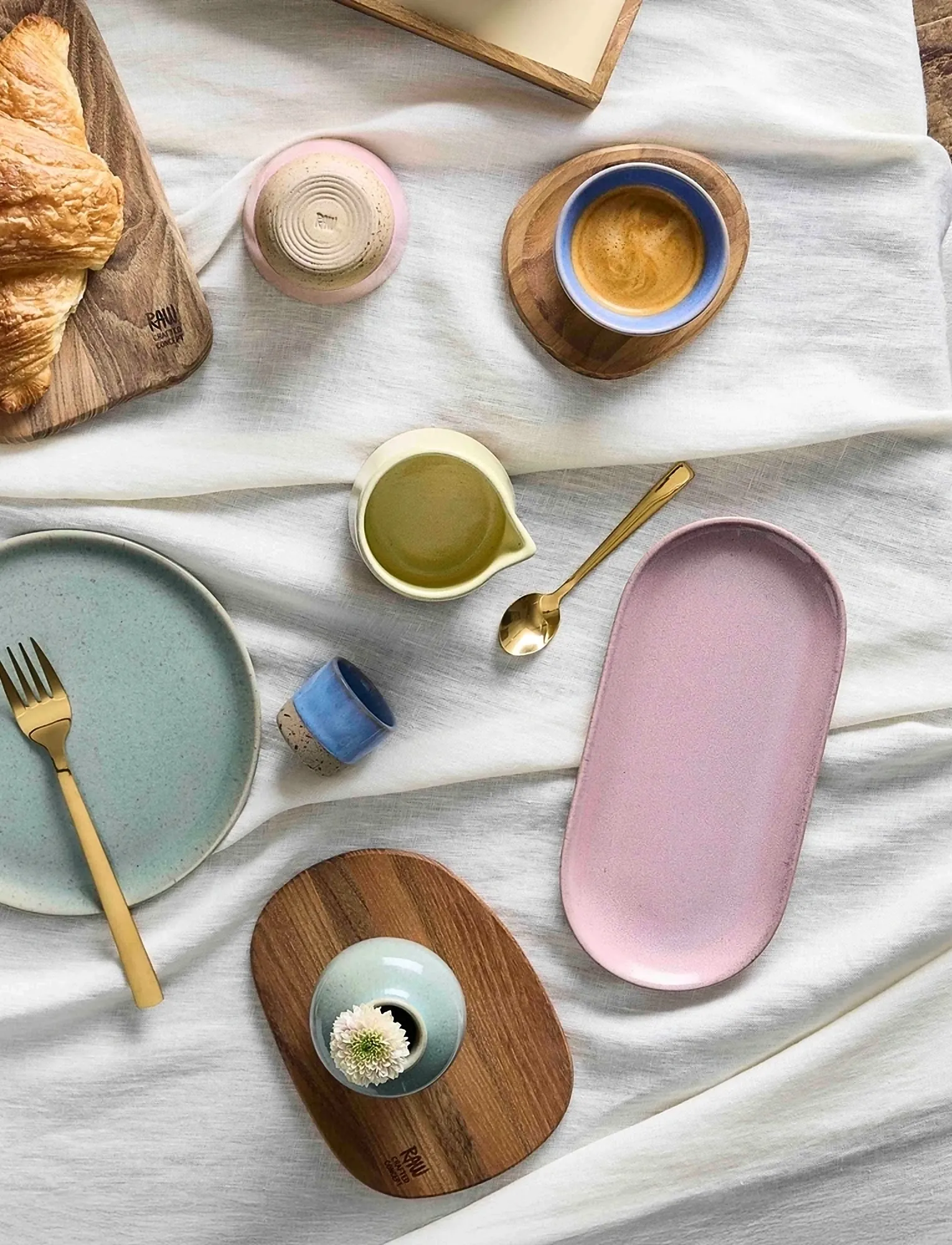 Aida Raw Colour Oval Tall. Roseish 25X12X1,5 Cm., One Size, Serving Dishes, Rosa - Platters, Homeware