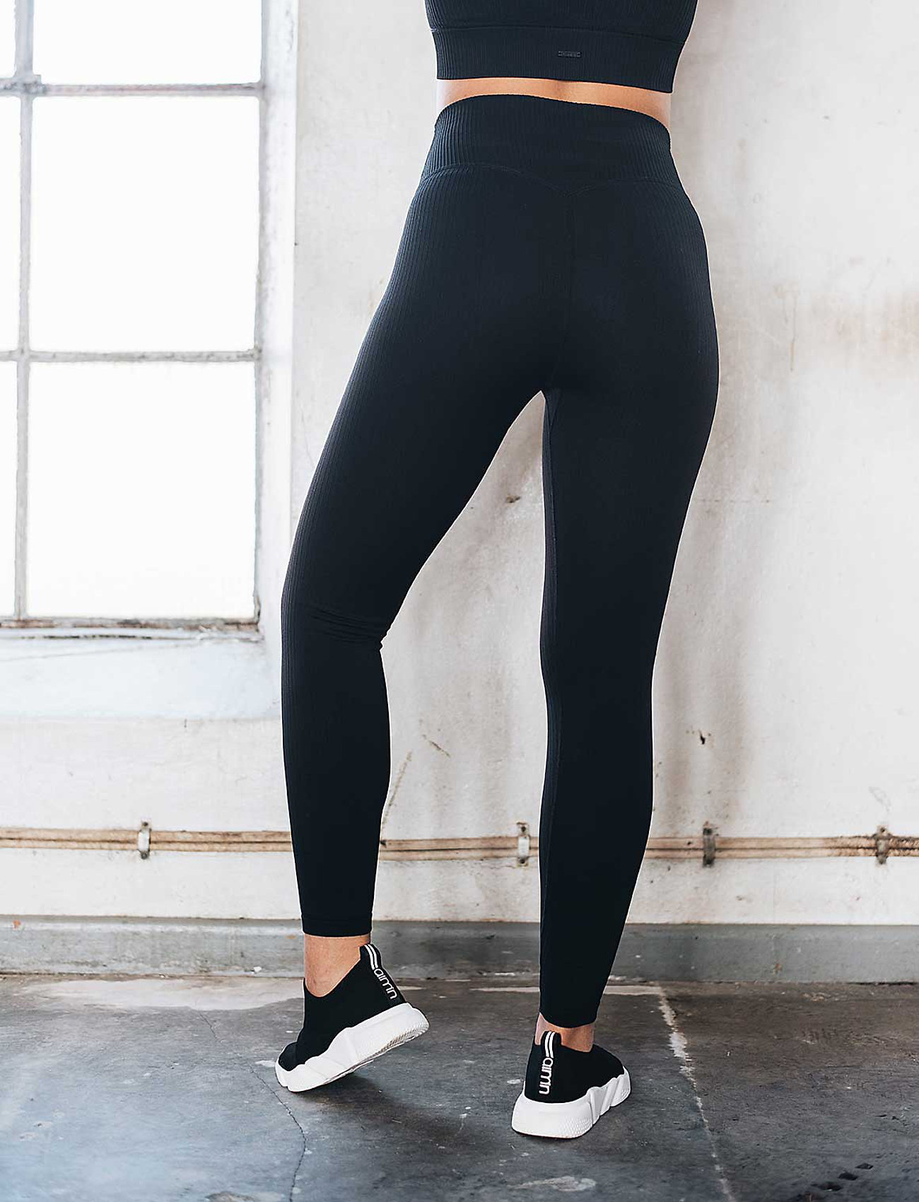 aim´n - Ribbed Seamless Tights - full längd - black - 3