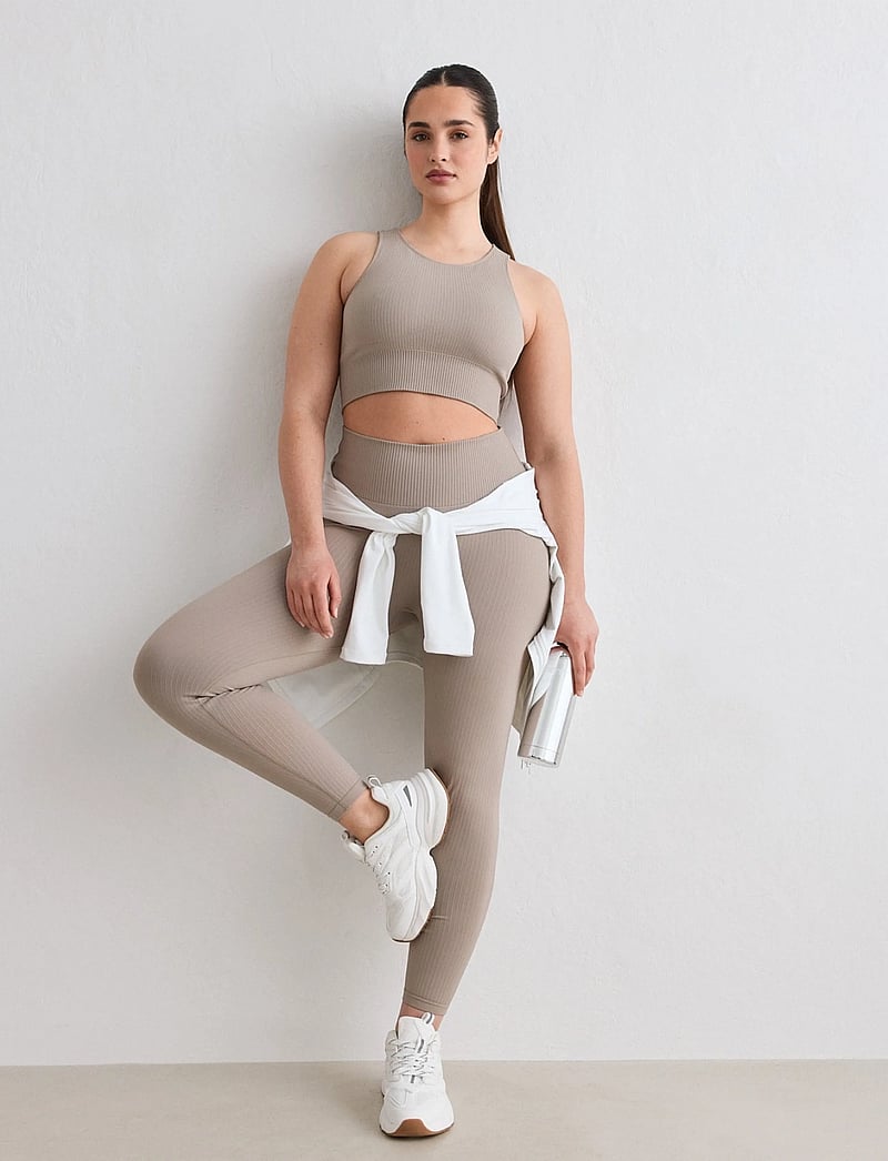 aim´n - Ribbed Seamless Tights - trainingstights - dark clay - 5