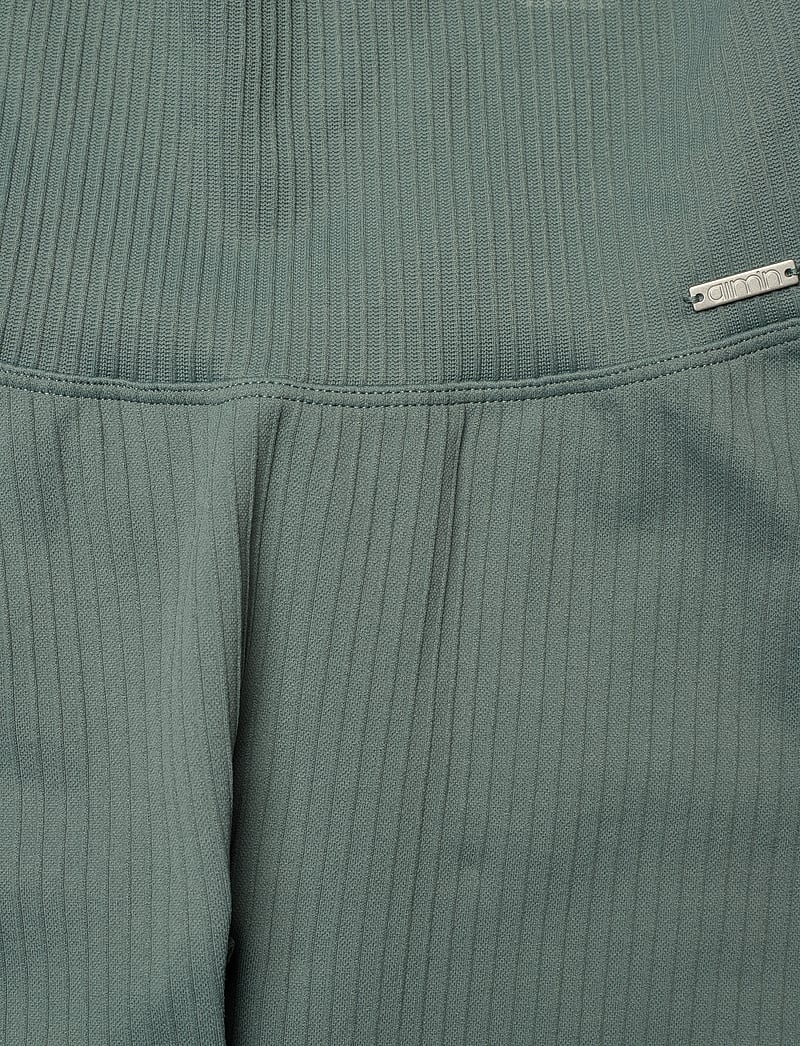 aim´n - Ribbed Seamless Biker Shorts - korta tights - sage - 2