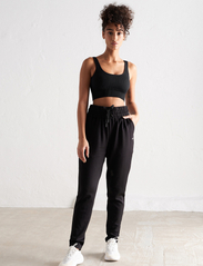 AIM'N - Black Comfy Sweatpants - pantalon de sport - black - 5