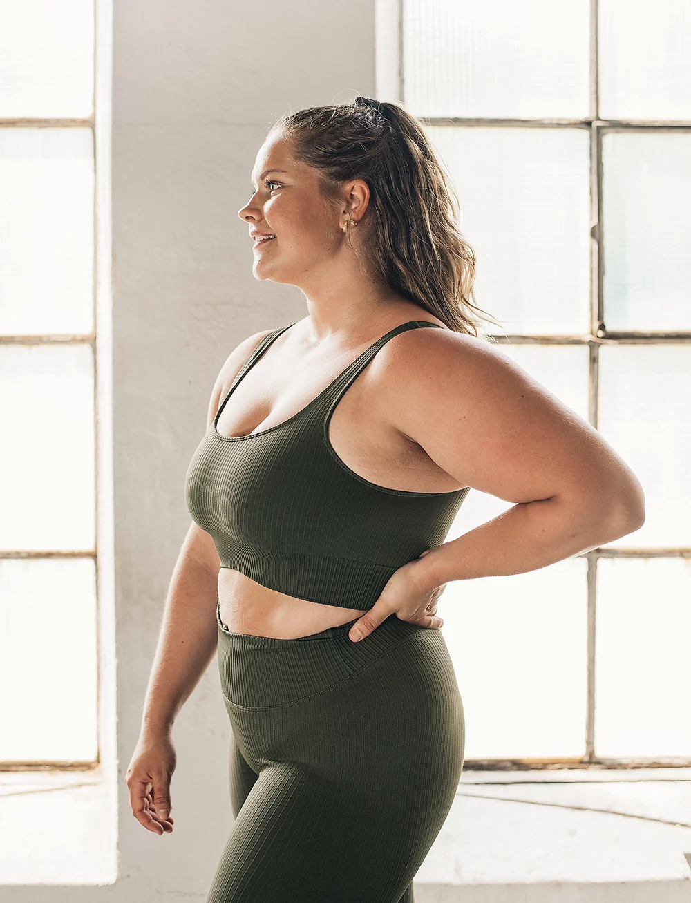 aim´n - Khaki Ribbed Seamless Bra - mittlerer halt - khaki - 3