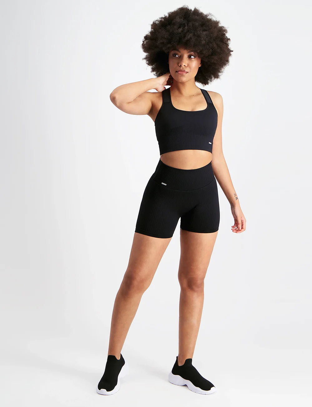 aim´n - Ribbed Seamless Midi Biker Shorts - kurze tights - black - 3