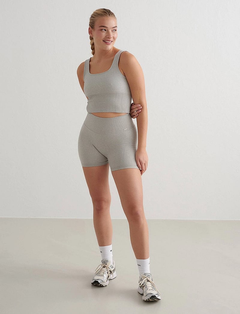 aim´n - Ribbed Seamless Midi Biker Shorts - lühikesed retuusid - grey melange - 0