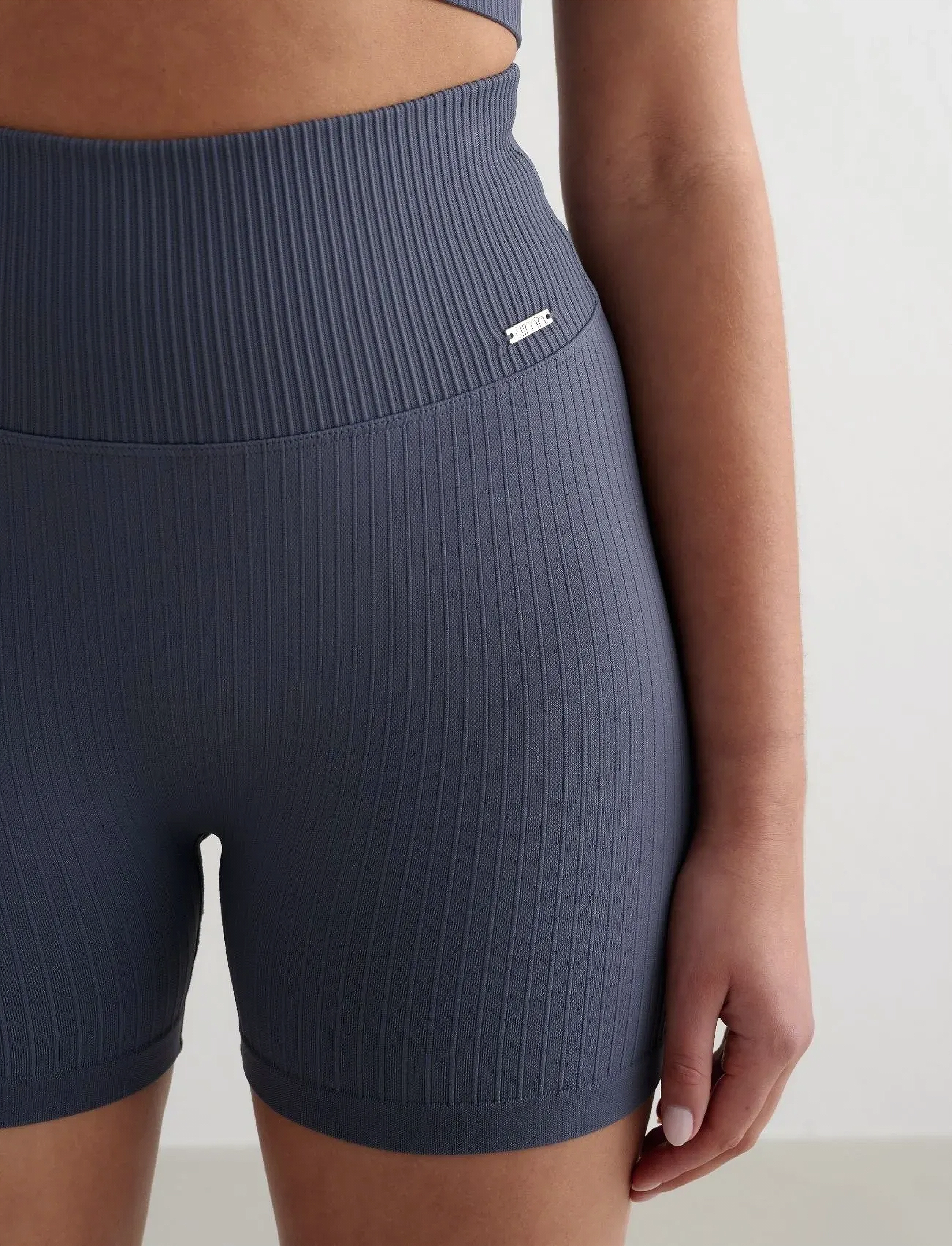 Aimn Ribbed Seamless Midi Biker Shorts dam – bild 6