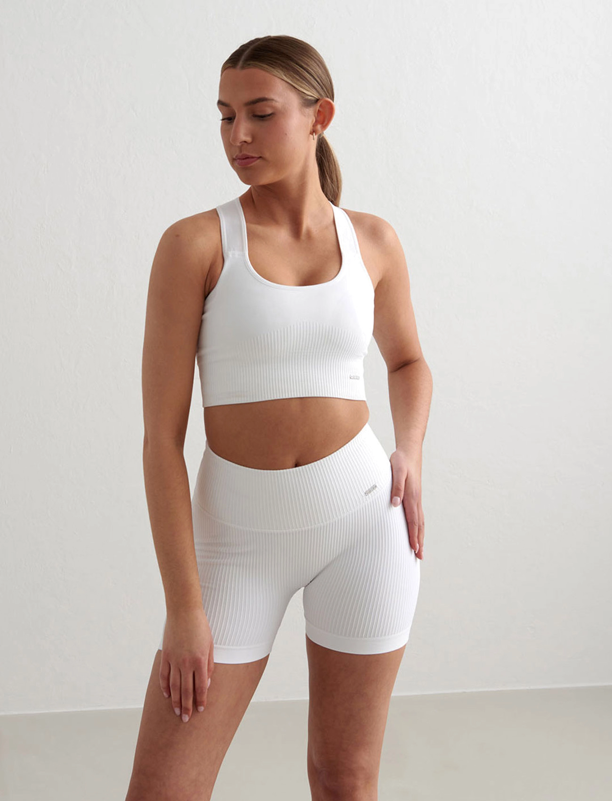 aim´n - Ribbed Seamless Midi Biker Shorts - treenitrikoot - white - 3