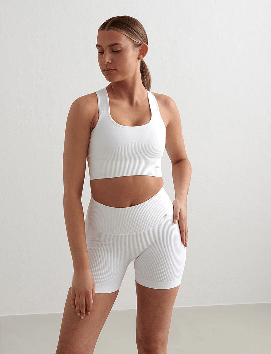 aim´n - Ribbed Seamless Midi Biker Shorts - 1/2 länge - white - 3