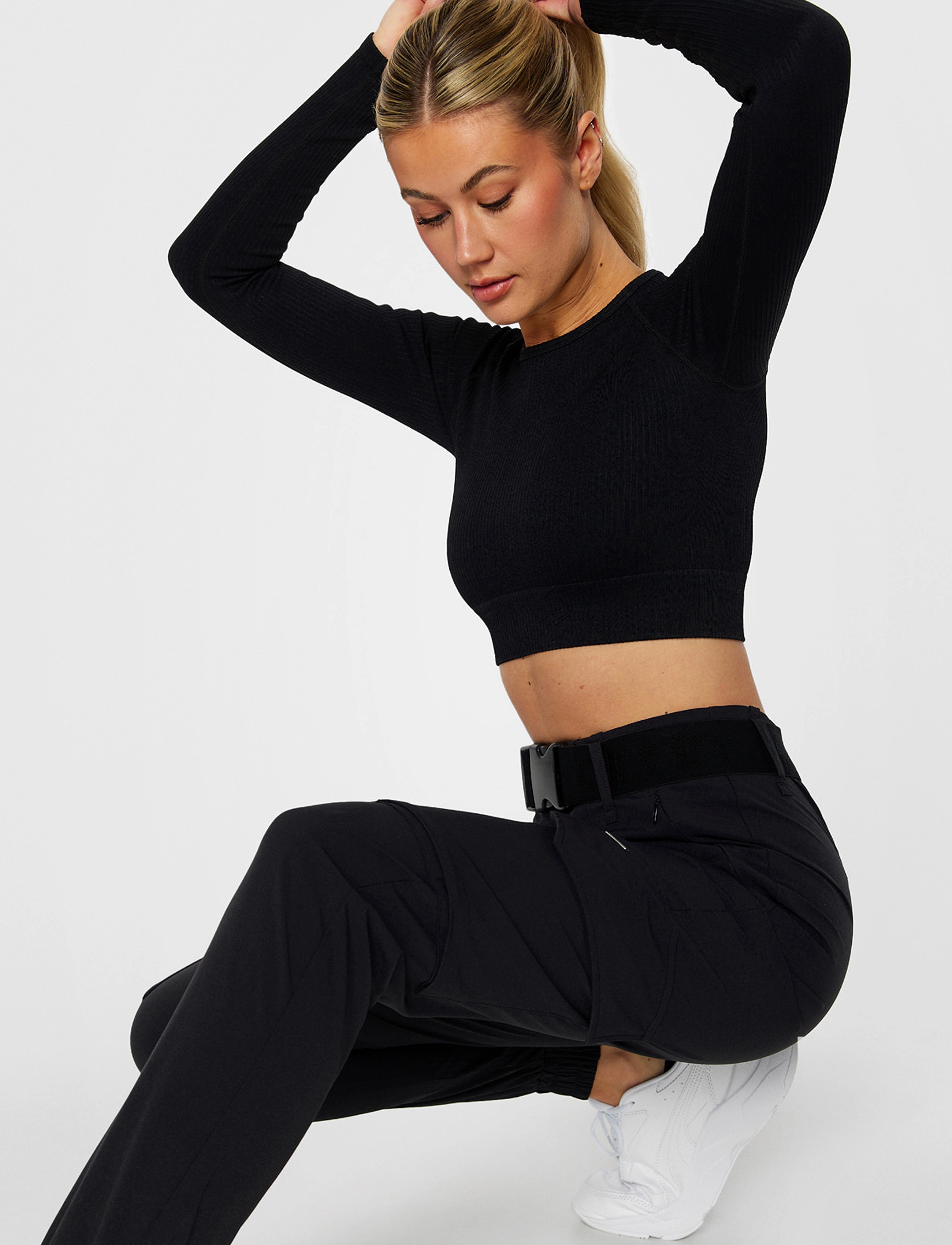 aim´n - Black Cargo Pants - joggingbukser - black - 4