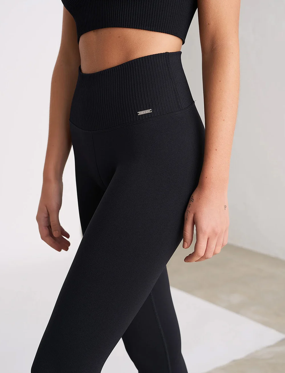 aim´n - Limitless Seamless Tights - trainingstights - black - 3