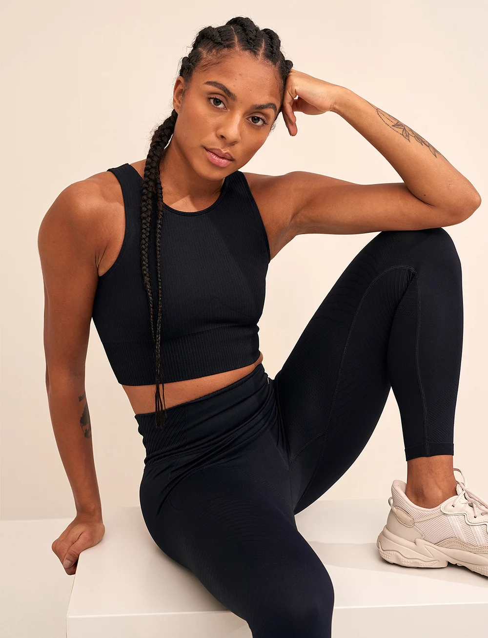 aim´n - Ribbed Seamless Crop Top - crop-tops - black - 0