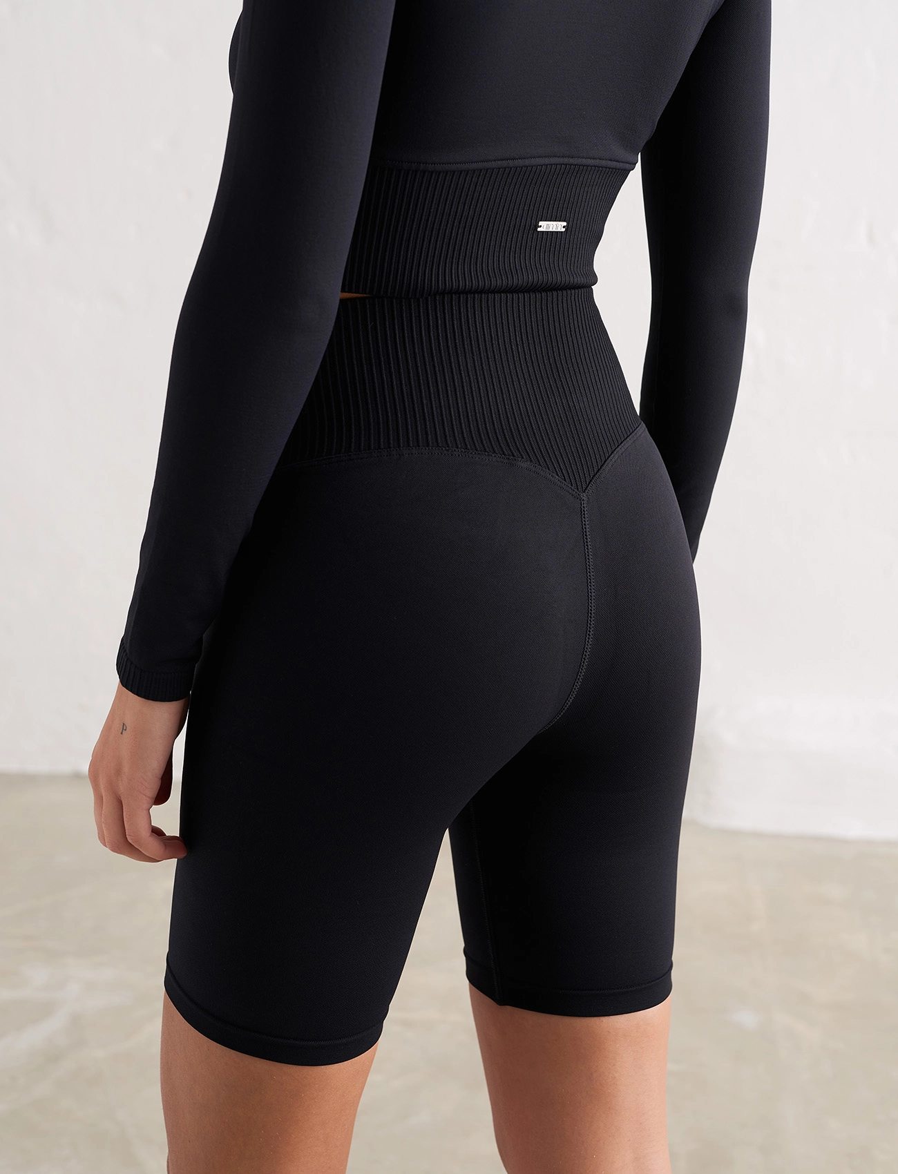 aim´n - Black Limitless Seamless Biker Shorts - 1/2 længde - black - 5