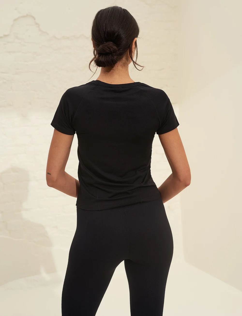 aim´n - Black Soft Basic Short Sleeve - t-shirts - black - 4