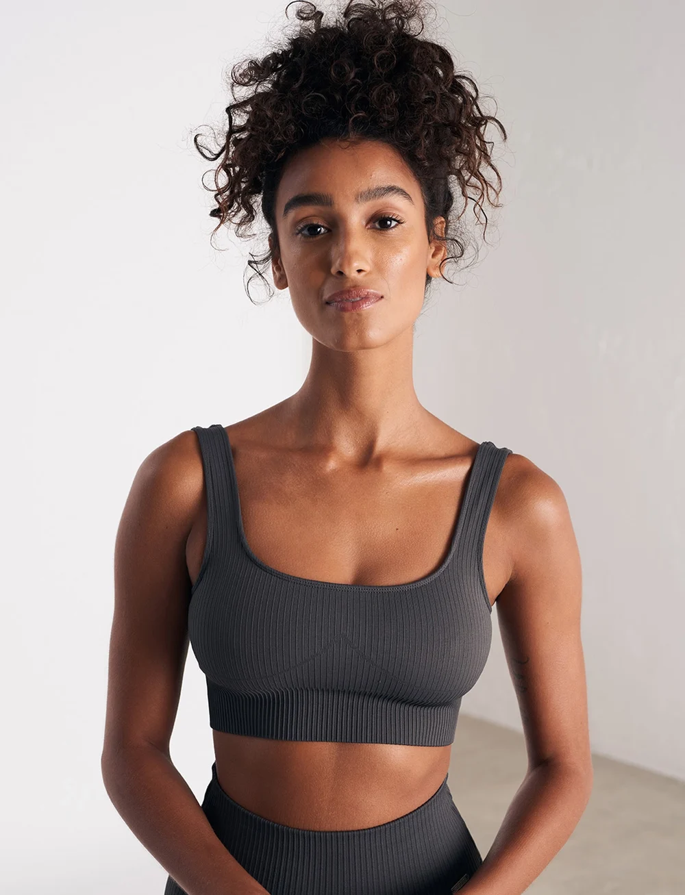 aim´n - Shadow Grey Ribbed Seamless Bra - mittlerer halt - shadow grey - 0