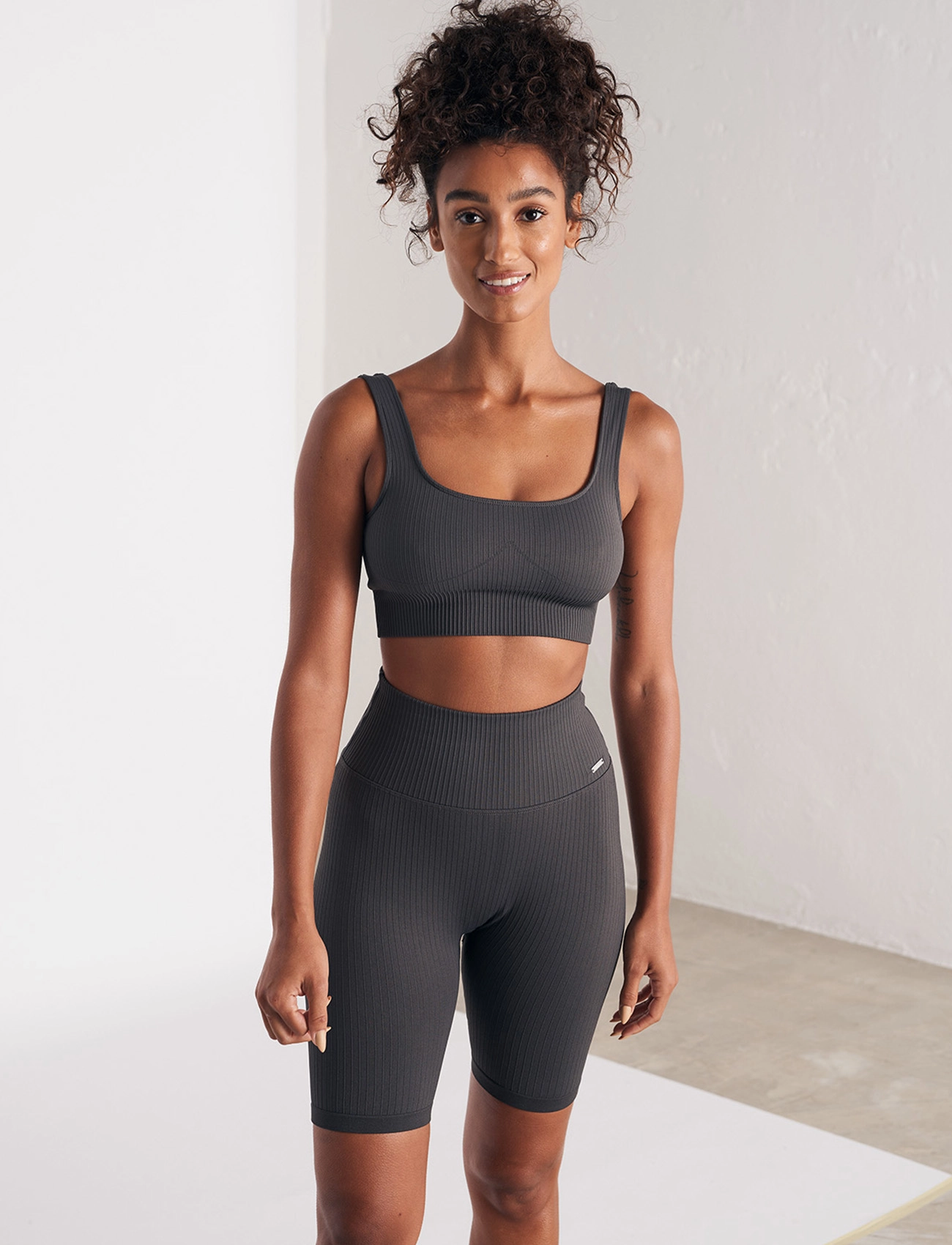 Aimn Shadow Grey Ribbed Seamless Bra sport bh dam – bild 5
