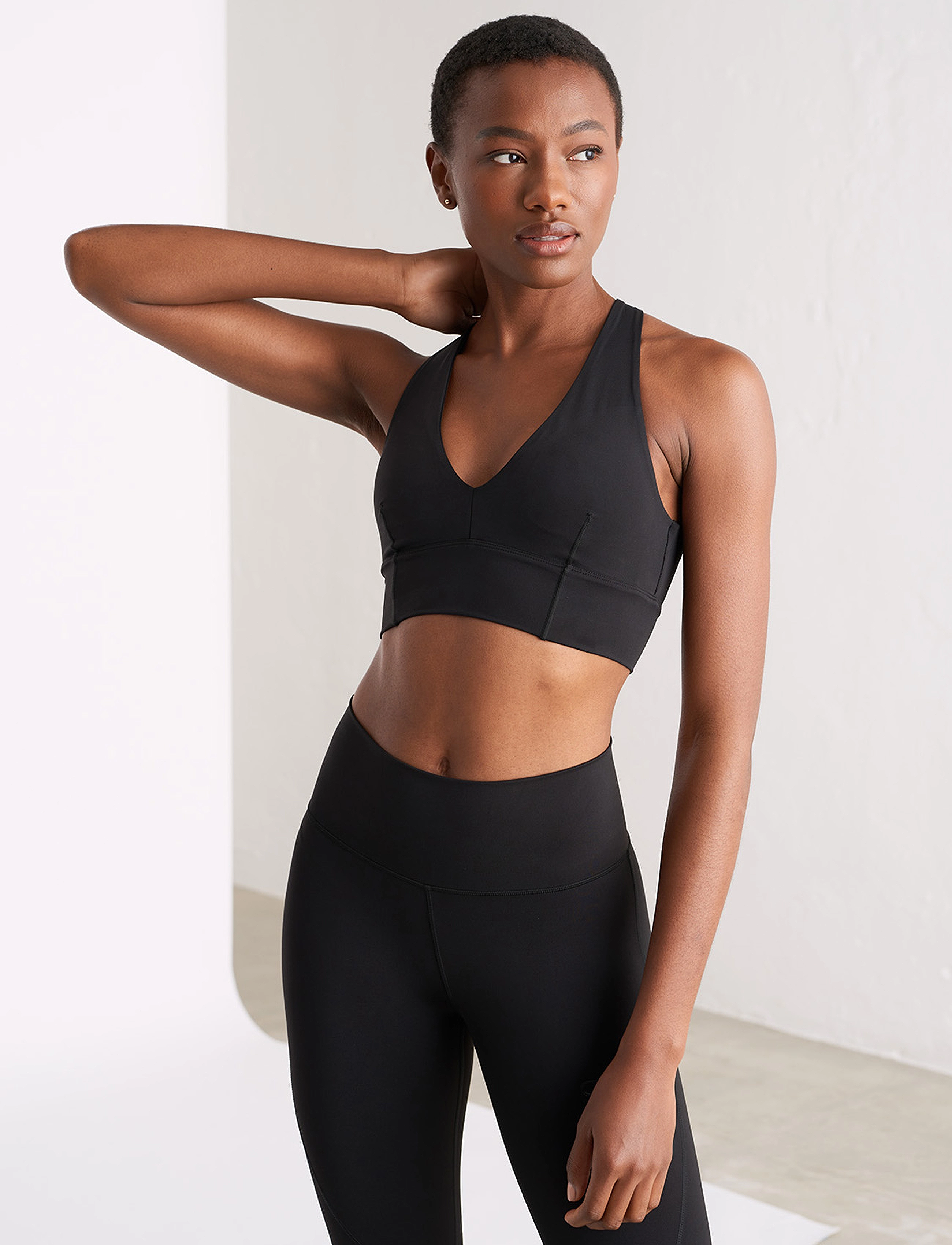 aim ́n Sculpting Crossed Back Bra, L, Bras & Oberteile, Schwarz - Sports All, Frauen