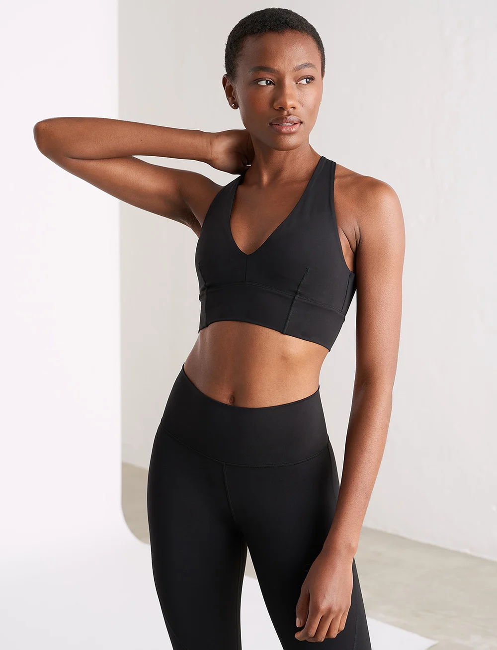 aim´n - Sculpting Crossed Back Bra - medium support - black - 0
