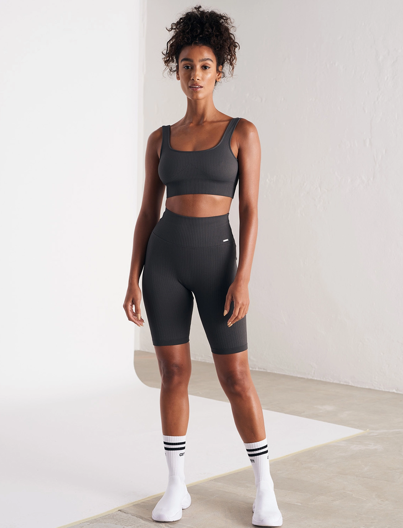 aim´n - Shadow Grey Ribbed Seamless Biker Shorts - seamless tights - shadow grey - 3