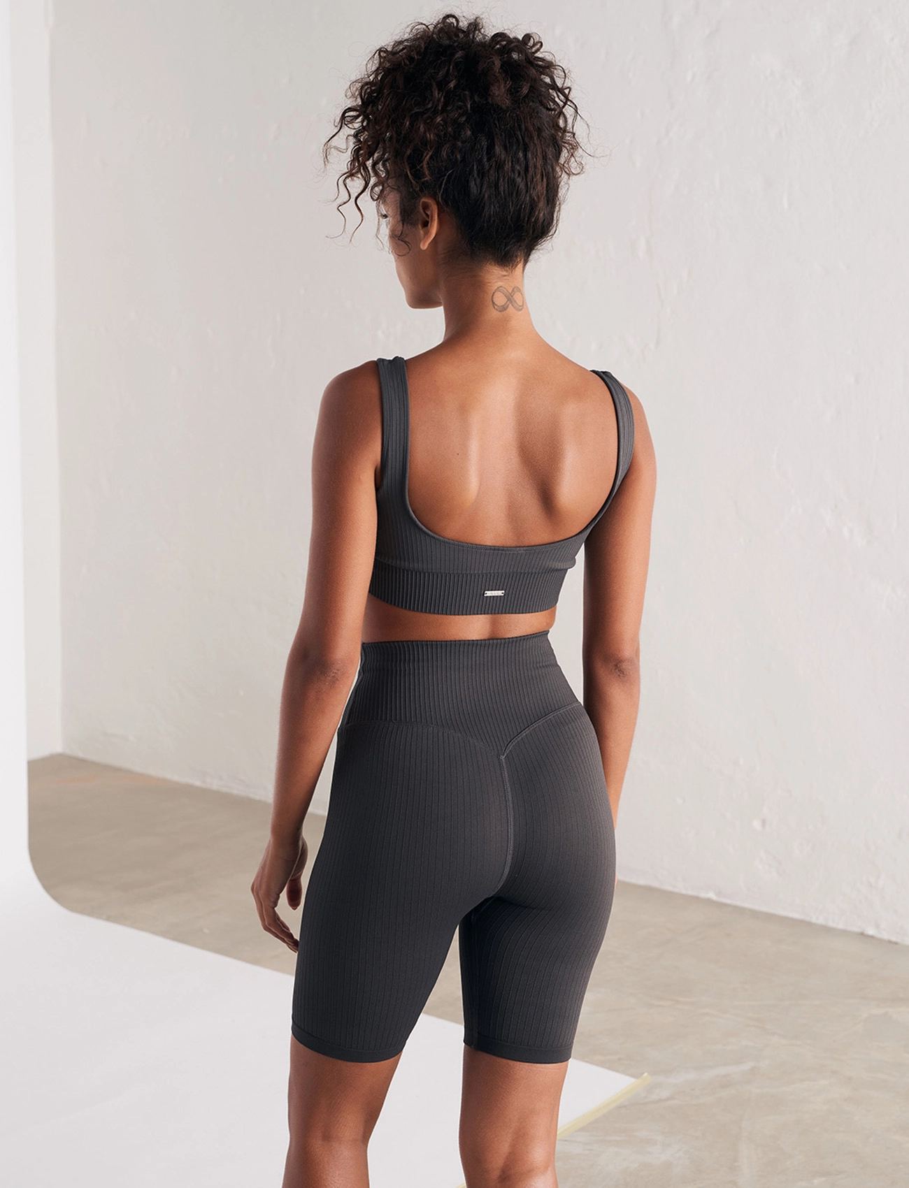 aim´n - Shadow Grey Ribbed Seamless Biker Shorts - seamless tights - shadow grey - 4