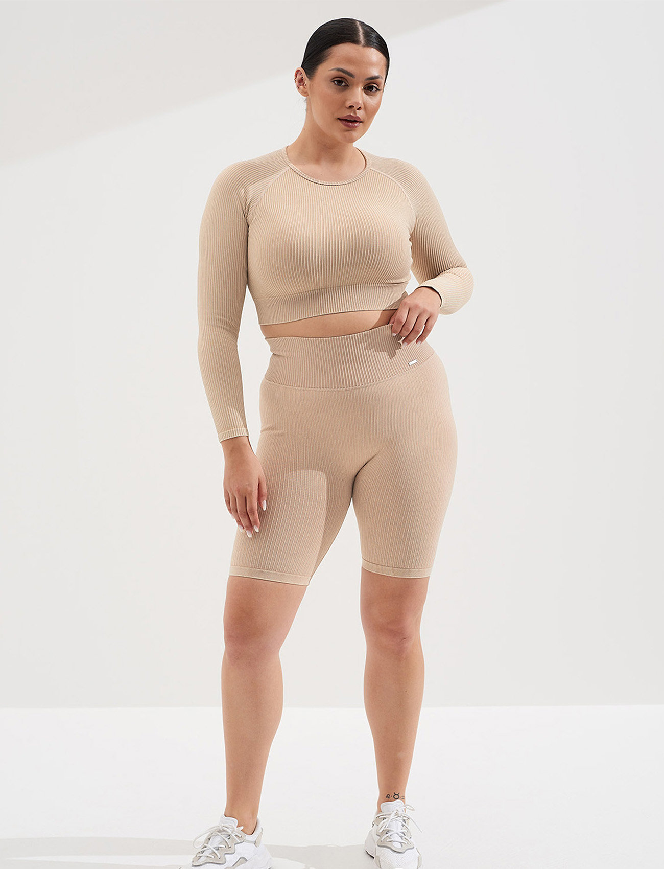 aim´n - Sand Washed Ribbed Seamless Crop Long Sleeve - crop tops - sand washed - 3