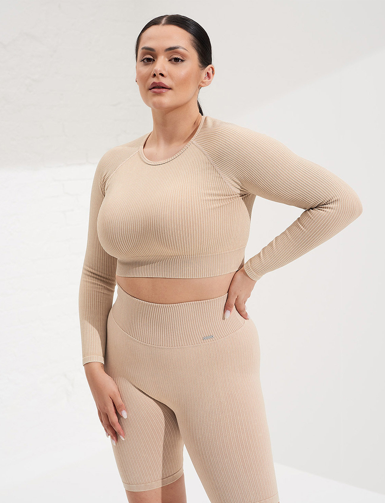 aim´n - Sand Washed Ribbed Seamless Crop Long Sleeve - crop tops - sand washed - 5