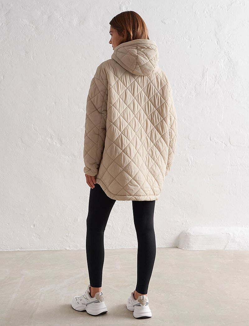 aim´n - Oversized Quilted Anorak - anoraker - cafe au lait - 5