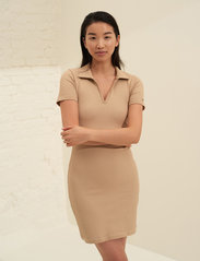 AIM'N - Ribbed Seamless Polo Dress - sukienki koszulowe - solid beige - 2