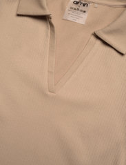 AIM'N - Ribbed Seamless Polo Dress - t-paitamekot - solid beige - 7