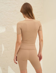 AIM'N - Luxe Seamless Short Sleeve - sport tops - solid beige - 3