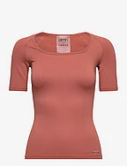 Luxe Seamless Short Sleeve - ROUGE
