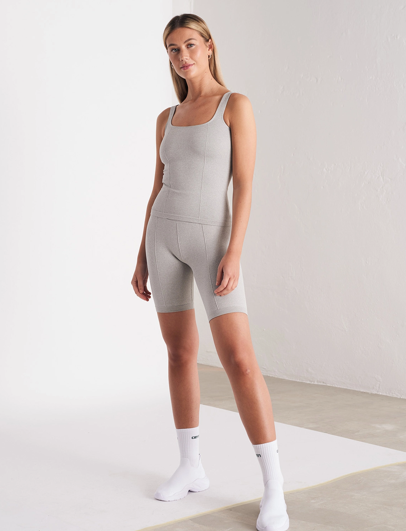 aim´n - Luxe Seamless Singlet - light grey - 5