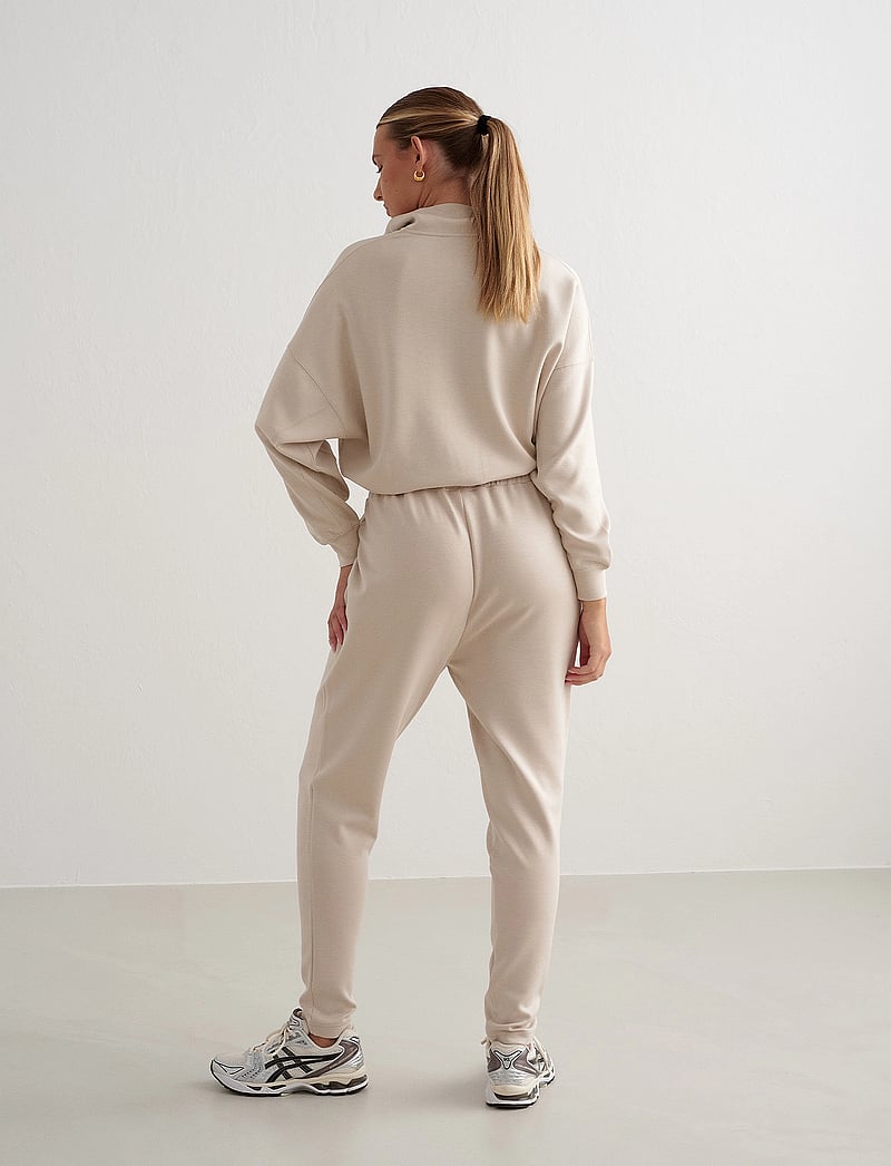 aim´n - Comfy Sweatpants - treeningpüksid - cafe au lait - 0