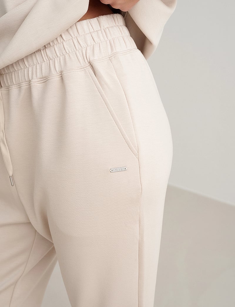aim´n - Comfy Sweatpants - treeningpüksid - cafe au lait - 3
