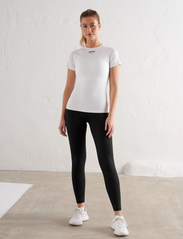 AIM'N - Edge Core Short Sleeve - t-shirts - white - 4