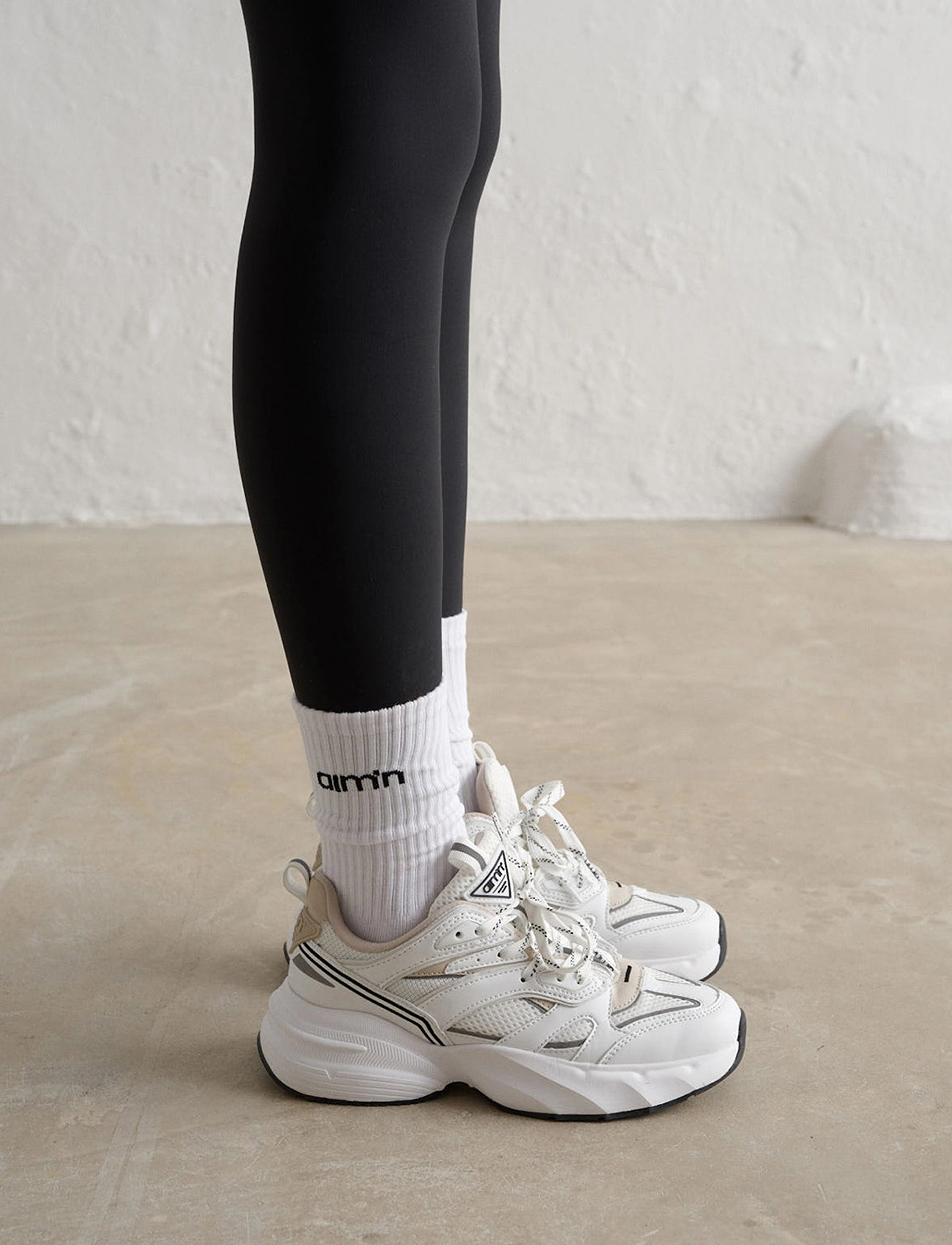 aim´n - Aim'n Logo Socks 3-Pack - aluspesu ja sokid - white - 2