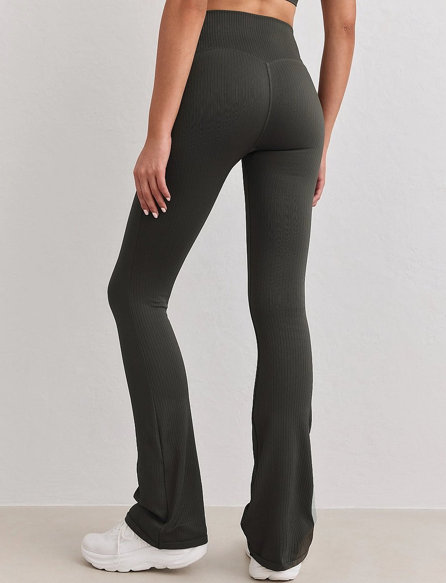 aim´n - Ribbed Seamless Flare Tights - training tights - dark ivy - 5