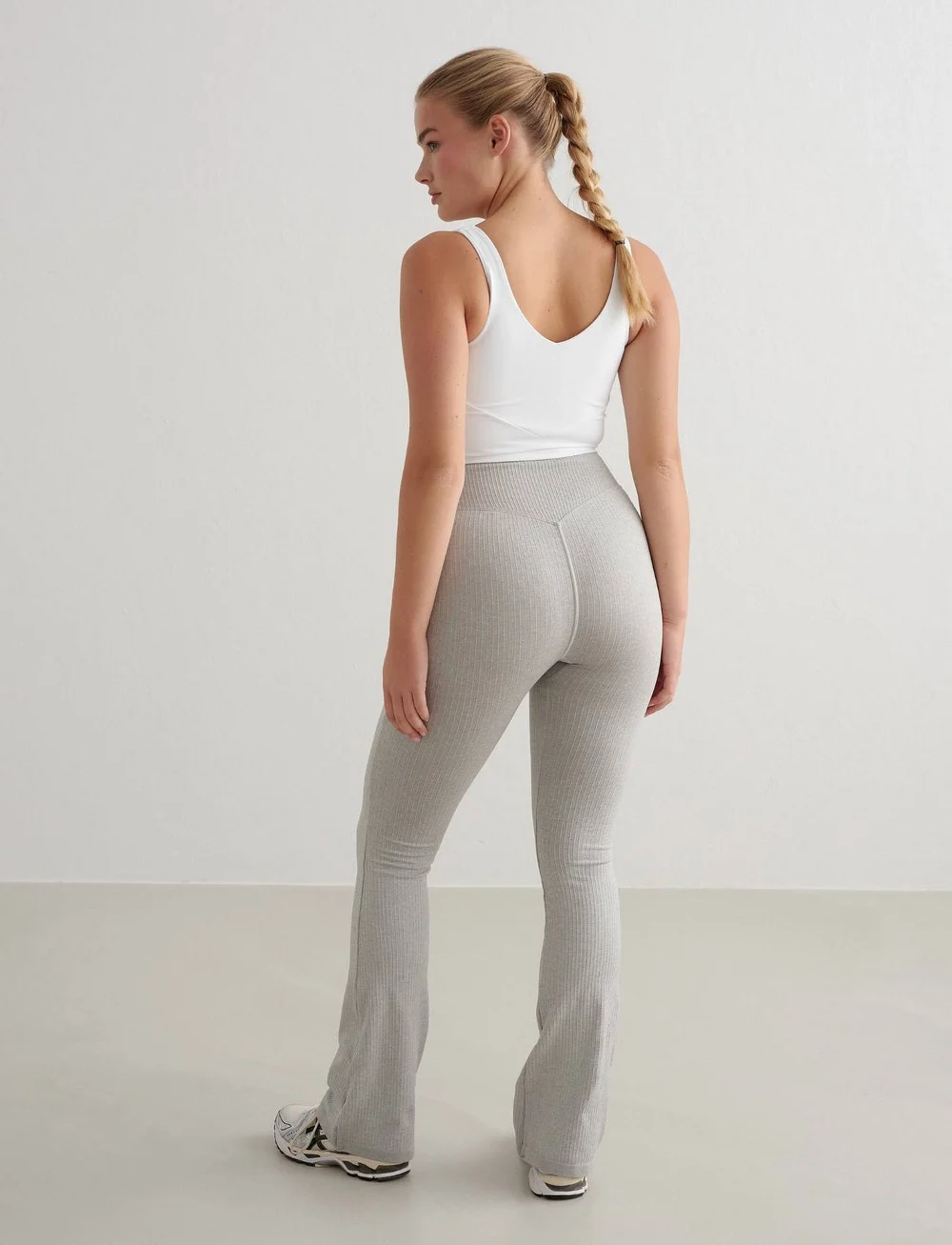 aim´n - Ribbed Seamless Flare Tights - seamless tights - grey melange - 5