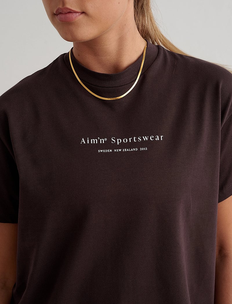 aim´n - Serif Boyfriend T-shirt - alussärgid ja t-särgid - cacao - 0