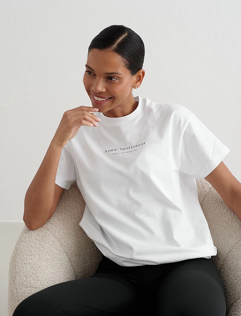 aim´n - Serif Boyfriend T-shirt - t-shirts - white - 5